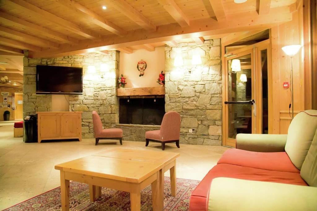 Residences De Luxe Les Alpages Val Cenis - 4 Pers Lanslebourg-Mont-Cenis Exterior photo